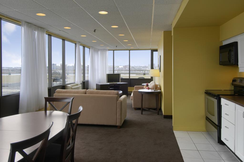 Dartmouth Oceanview Hotel الغرفة الصورة